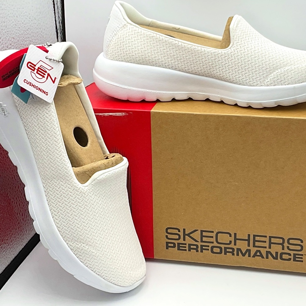 NWT Skechers Performance White Go Walk Shoes With Box